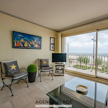 ***studio Avec Balcon Face à La Mer, Centre Des Sables-d'olonne, équipé Et Confortable*** - Fr-1-197-581 Appartement *