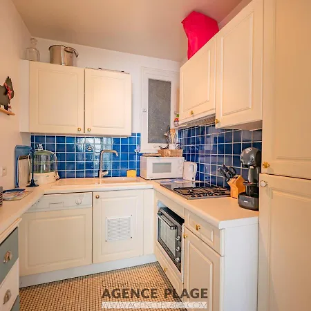 ***studio Avec Balcon Face à La Mer, Centre Des Sables-d'olonne, équipé Et Confortable*** - Fr-1-197-581